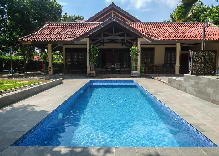 Sareh Villa By The Lavana