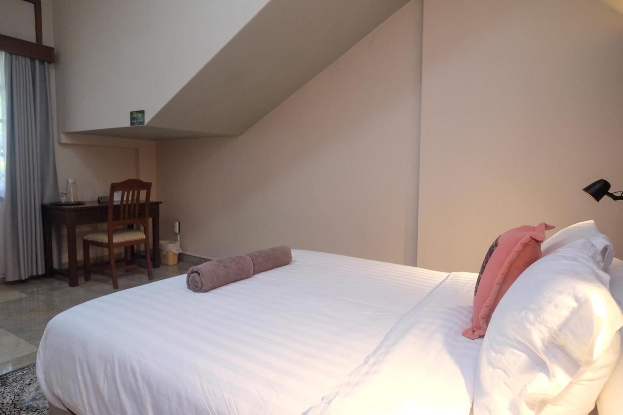 Hotel Sareh By The Lavana